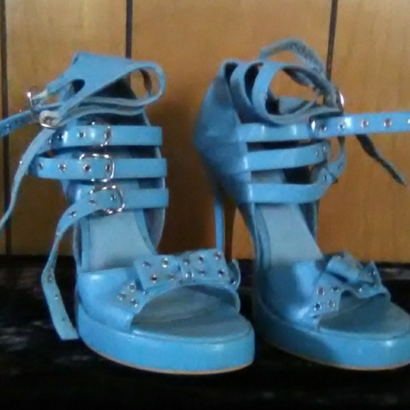 Fredrick's of Hollywood - Picture 1 of 1